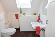 Homemade Essential Oil Poo Spray